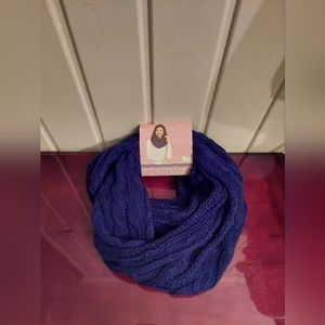 Serra Ladies Cable Knit infinity scarf